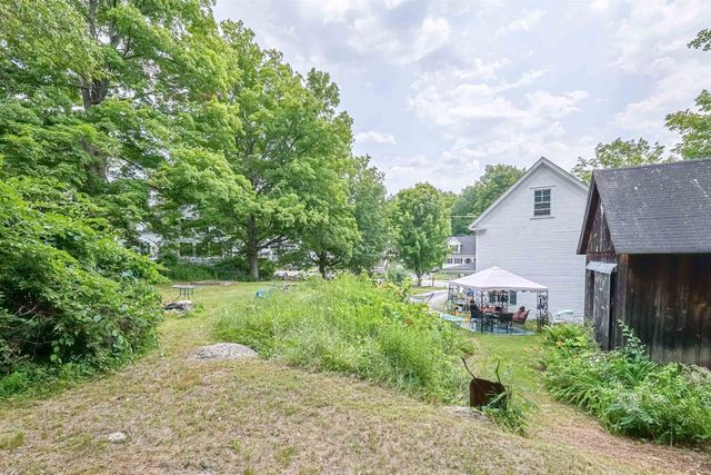 16 Francestown Road, Bennington, NH 03442