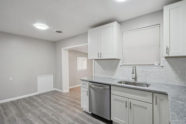 31435 Tyler Street, Wayne, MI 48184