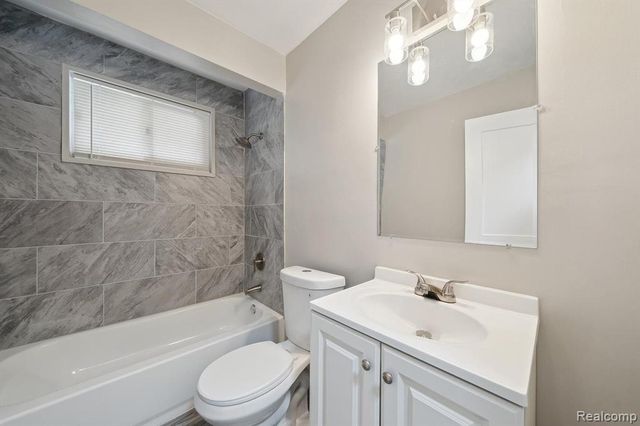 31435 Tyler Street, Wayne, MI 48184