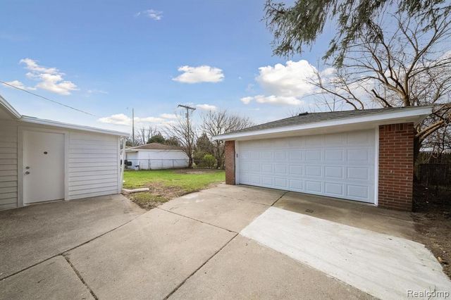 31435 Tyler Street, Wayne, MI 48184