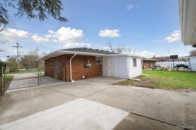 31435 Tyler Street, Wayne, MI 48184