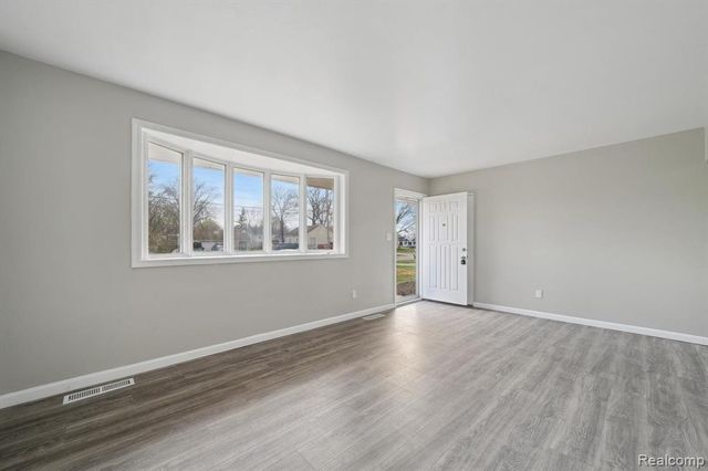 31435 Tyler Street, Wayne, MI 48184