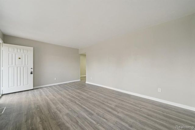 31435 Tyler Street, Wayne, MI 48184