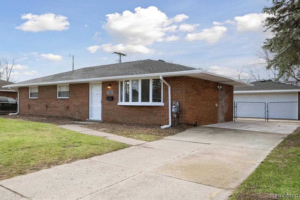 31435 Tyler Street, Wayne, MI 48184