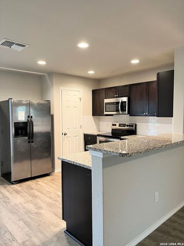 7515 Crestway Rdg, San Antonio, TX 78244