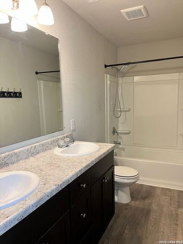 7515 Crestway Rdg, San Antonio, TX 78244
