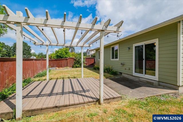 900 Trinity St NE, Albany, OR 97322