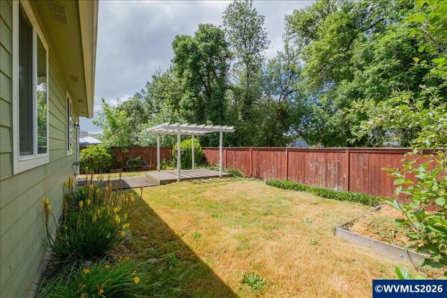 900 Trinity St NE, Albany, OR 97322
