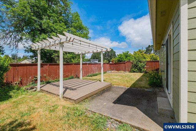 900 Trinity St NE, Albany, OR 97322
