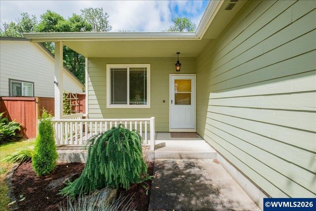 900 Trinity St NE, Albany, OR 97322