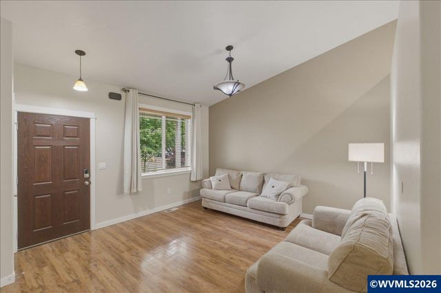 900 Trinity St NE, Albany, OR 97322