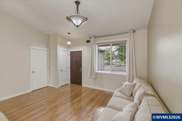 900 Trinity St NE, Albany, OR 97322