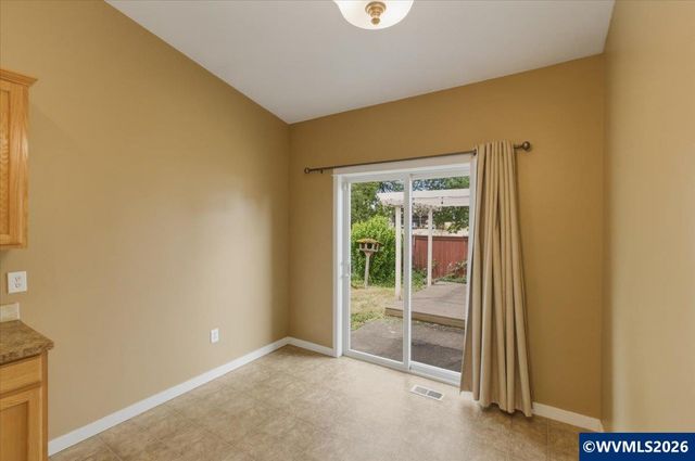 900 Trinity St NE, Albany, OR 97322