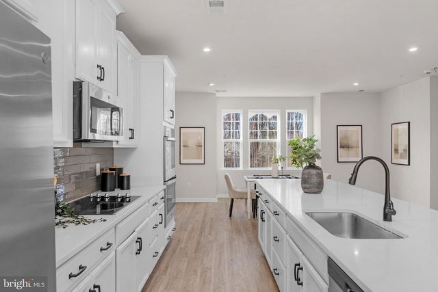 10439 JOHN GLENN ST, Lanham, MD 20706