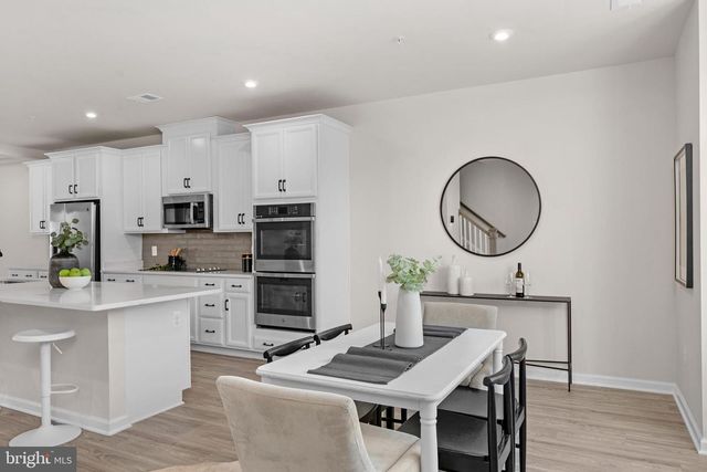 10439 JOHN GLENN ST, Lanham, MD 20706