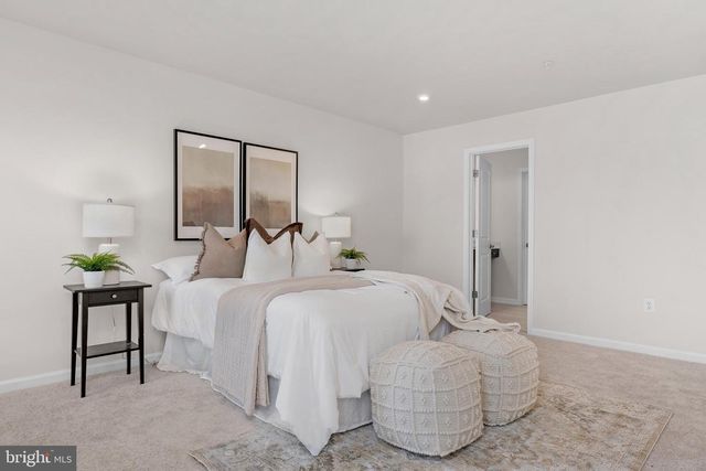 10439 JOHN GLENN ST, Lanham, MD 20706