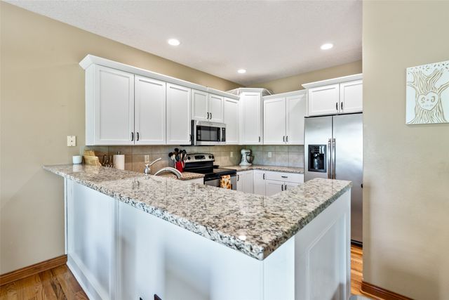4850 Andrews Place, Pleasant Hill, IA 50327