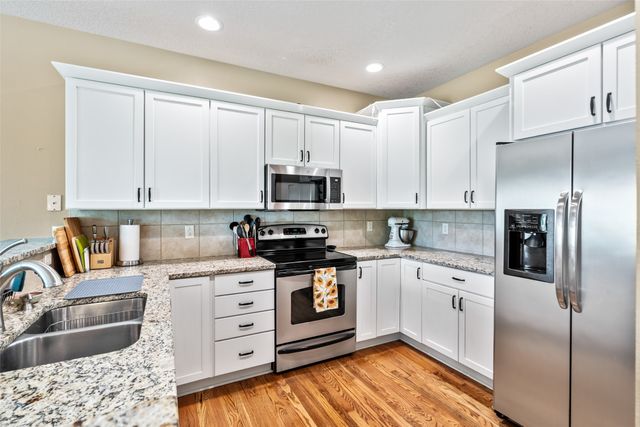 4850 Andrews Place, Pleasant Hill, IA 50327