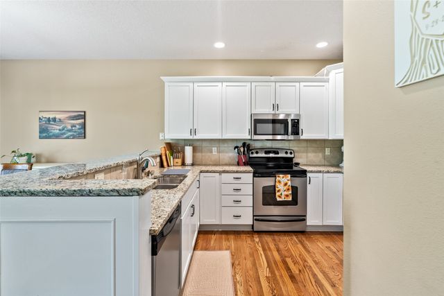 4850 Andrews Place, Pleasant Hill, IA 50327