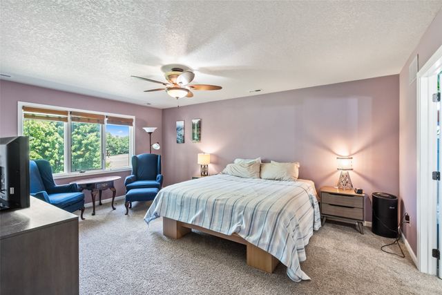 4850 Andrews Place, Pleasant Hill, IA 50327