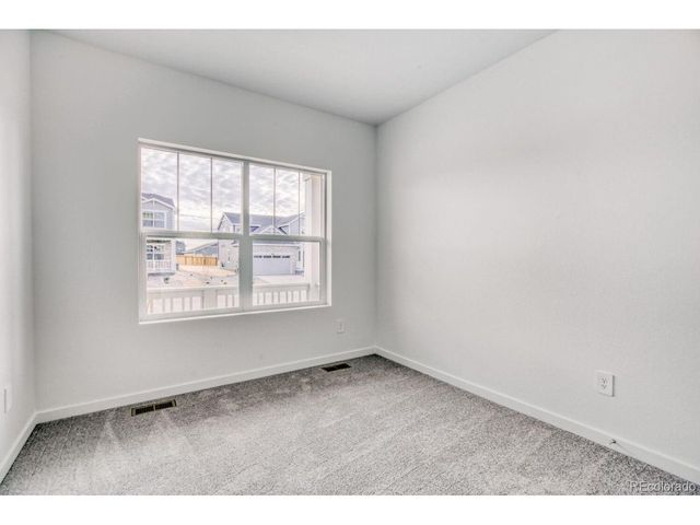 228 Kobe Ln, Johnstown, CO 80534