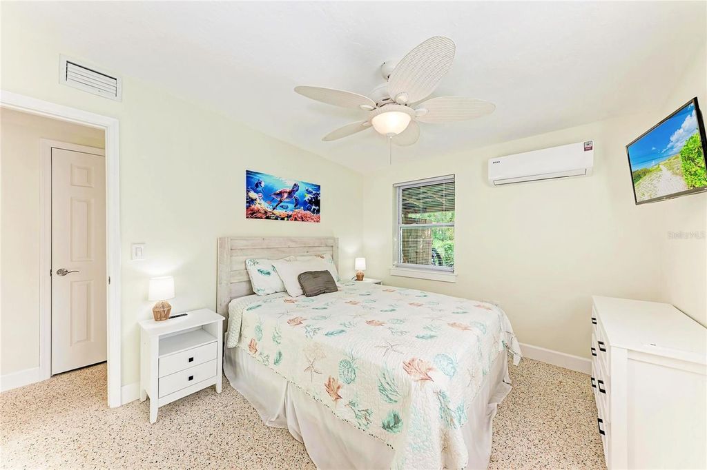 Image 21 of property listing at 503 BAYVIEW DRIVE, Holmes Beach, FL 34217