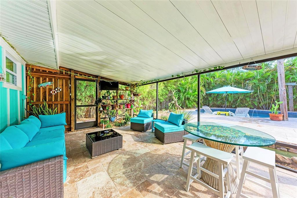 Image 29 of property listing at 503 BAYVIEW DRIVE, Holmes Beach, FL 34217