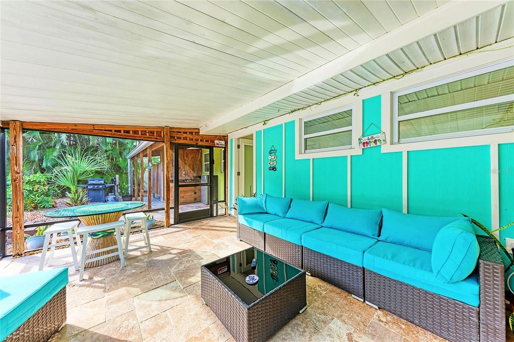 Image 31 of property listing at 503 BAYVIEW DRIVE, Holmes Beach, FL 34217
