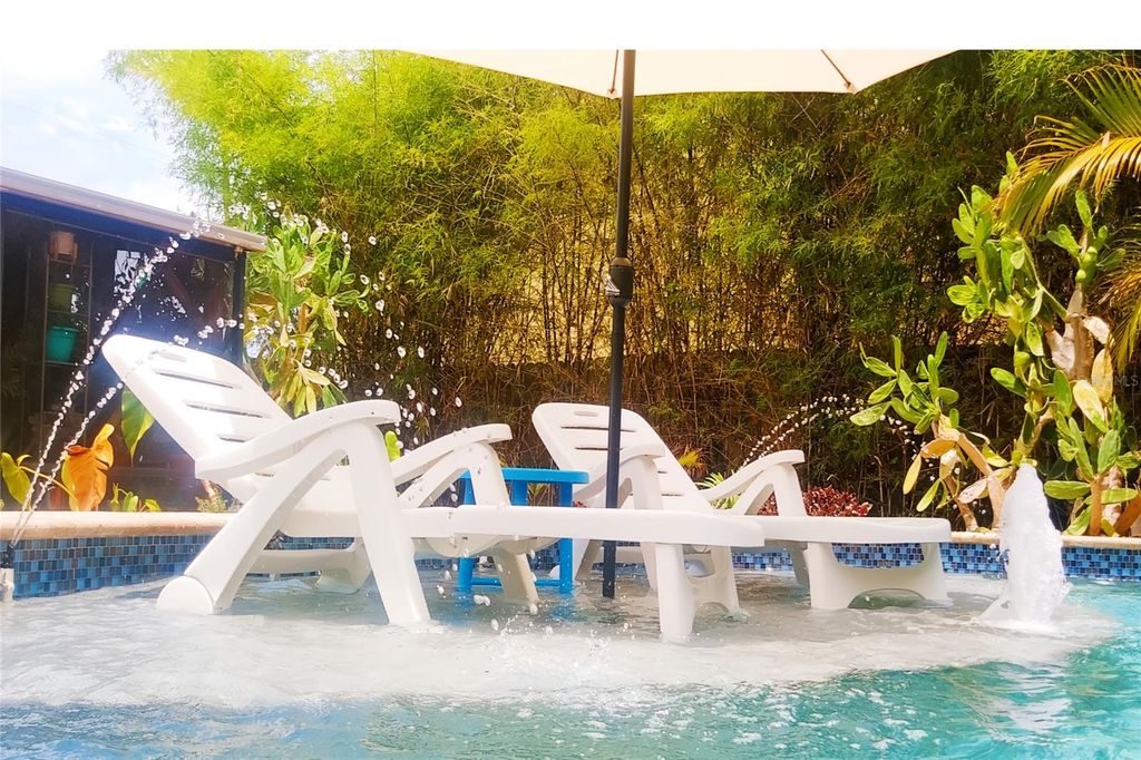 Image 34 of property listing at 503 BAYVIEW DRIVE, Holmes Beach, FL 34217