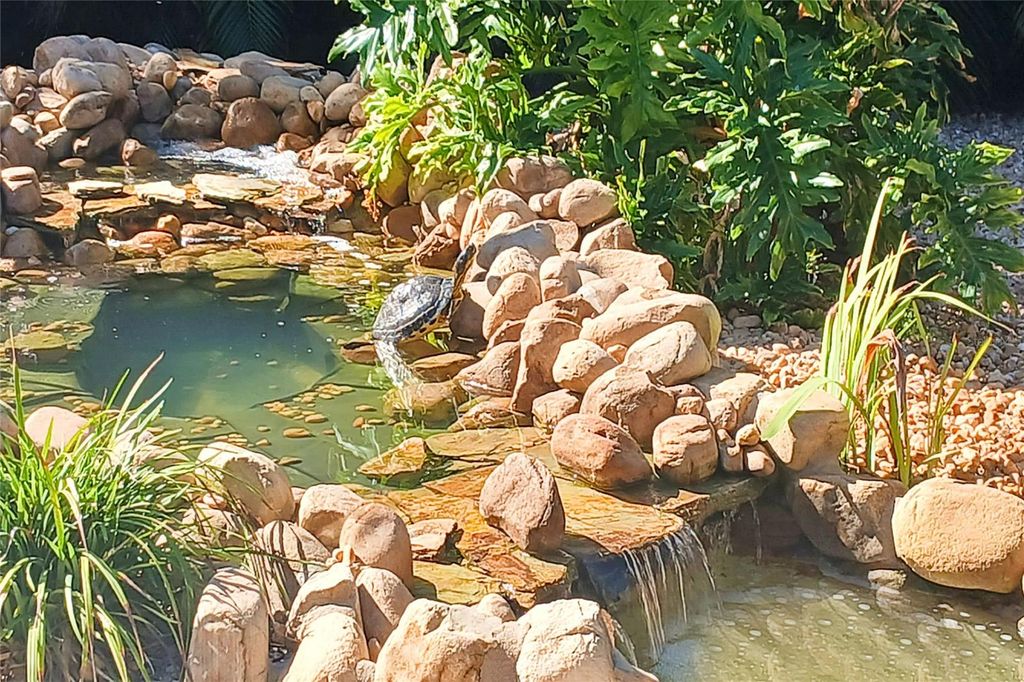 Image 39 of property listing at 503 BAYVIEW DRIVE, Holmes Beach, FL 34217