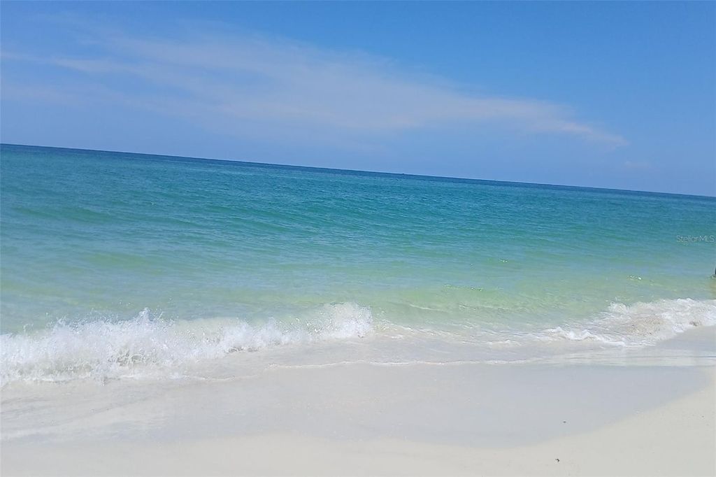 Image 44 of property listing at 503 BAYVIEW DRIVE, Holmes Beach, FL 34217