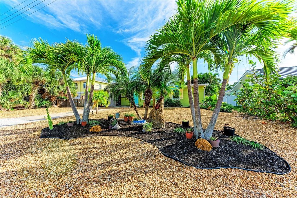 Image 50 of property listing at 503 BAYVIEW DRIVE, Holmes Beach, FL 34217