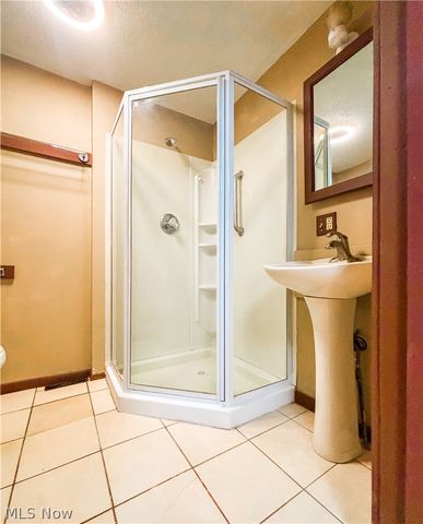 1811 Grace Avenue NE, Canton, OH 44705