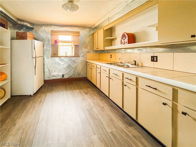 1811 Grace Avenue NE, Canton, OH 44705