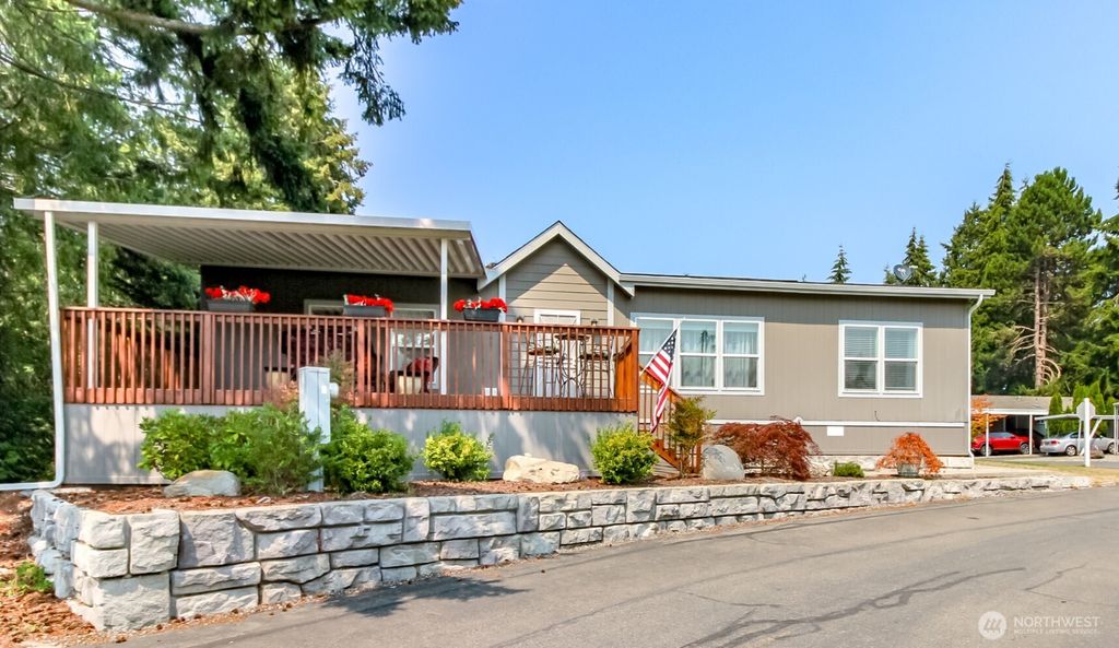 Image 2 of property listing at 2101 S 324th Street #10, Federal Way, WA 98003