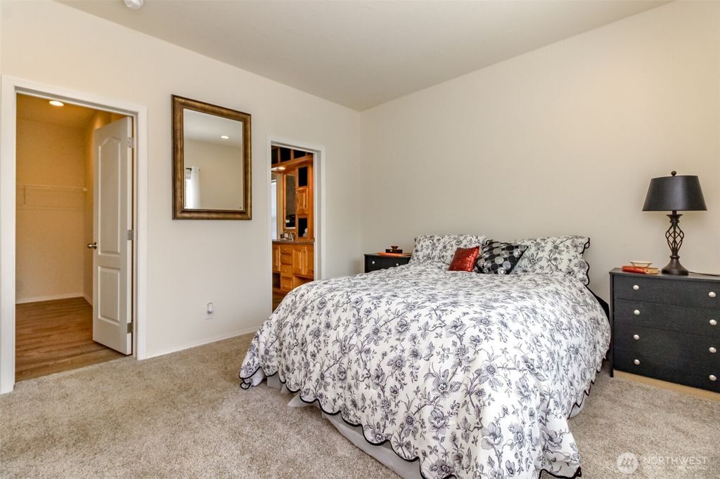 Image 13 of property listing at 2101 S 324th Street #10, Federal Way, WA 98003