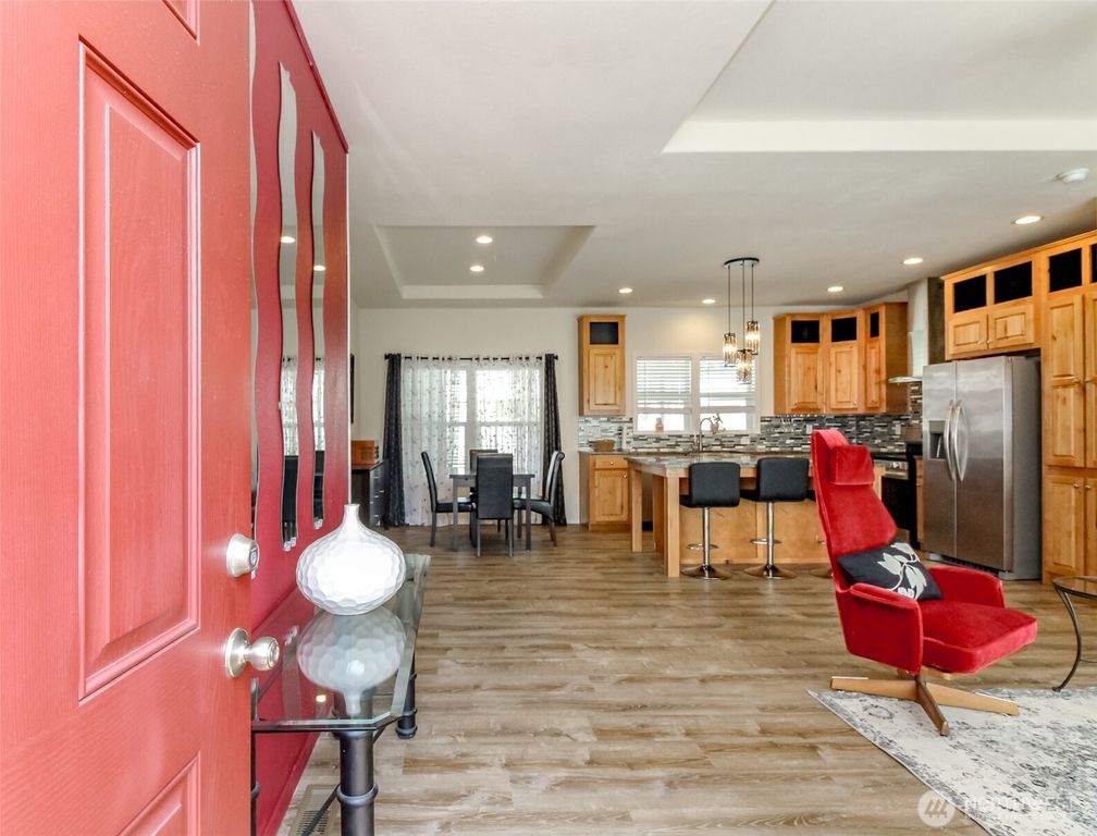 Image 3 of property listing at 2101 S 324th Street #10, Federal Way, WA 98003