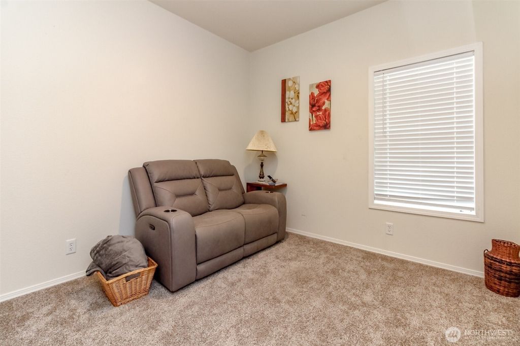 Image 21 of property listing at 2101 S 324th Street #10, Federal Way, WA 98003