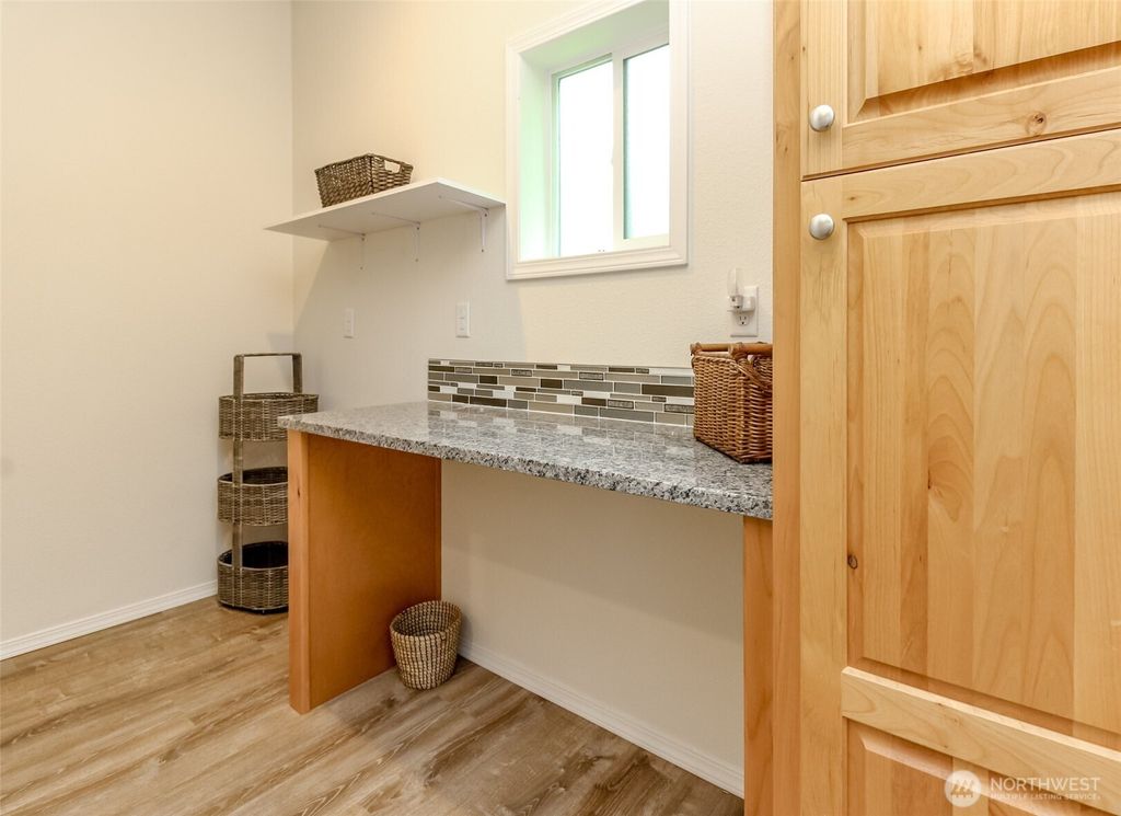 Image 24 of property listing at 2101 S 324th Street #10, Federal Way, WA 98003