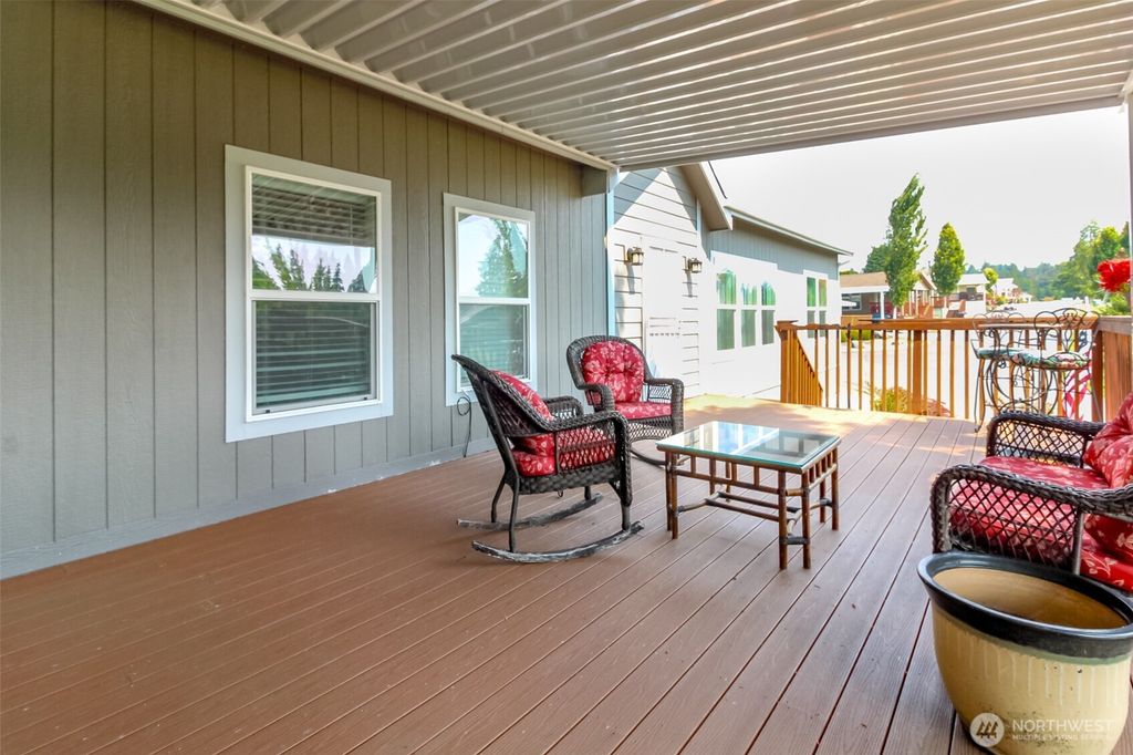 Image 28 of property listing at 2101 S 324th Street #10, Federal Way, WA 98003