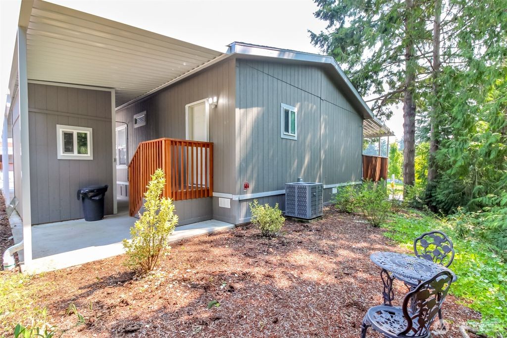 Image 29 of property listing at 2101 S 324th Street #10, Federal Way, WA 98003