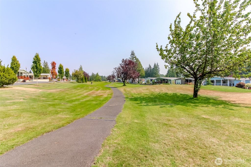 Image 32 of property listing at 2101 S 324th Street #10, Federal Way, WA 98003