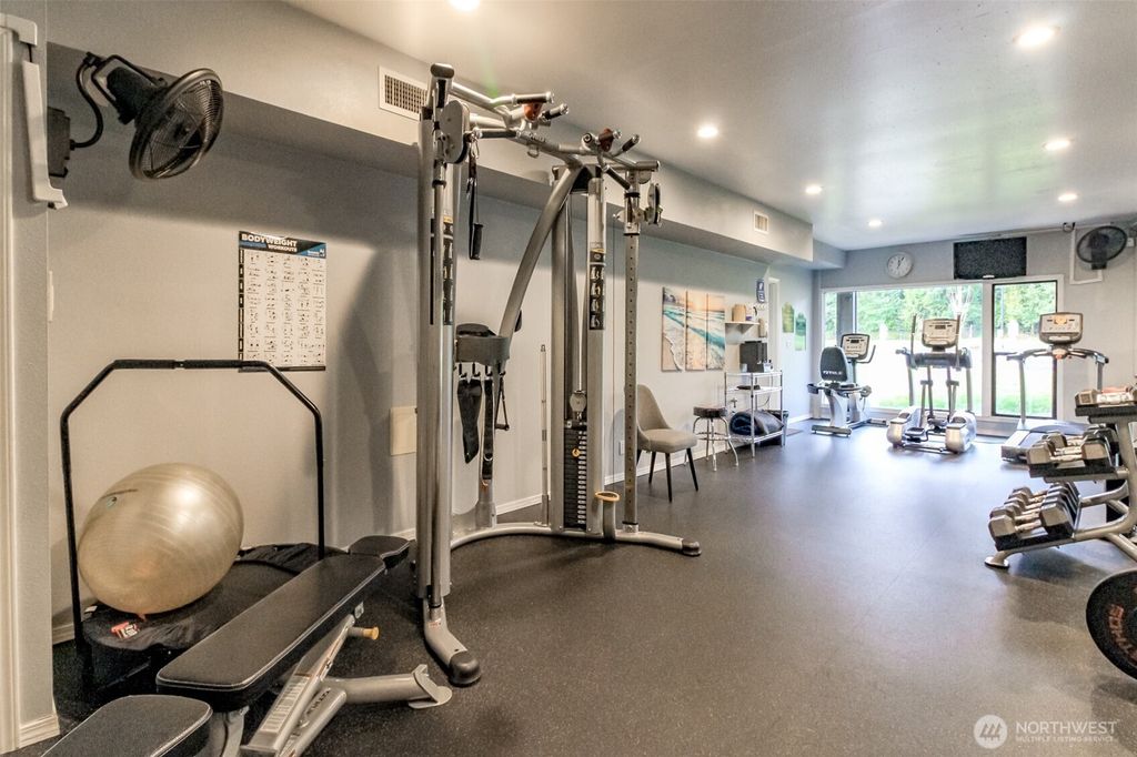 Image 40 of property listing at 2101 S 324th Street #10, Federal Way, WA 98003