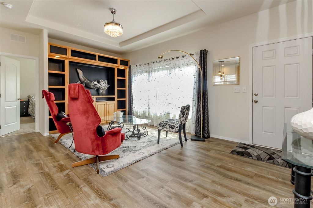 Image 6 of property listing at 2101 S 324th Street #10, Federal Way, WA 98003
