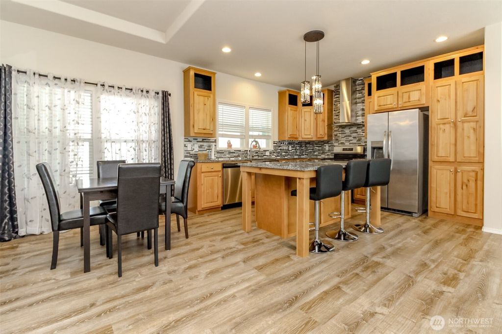Image 10 of property listing at 2101 S 324th Street #10, Federal Way, WA 98003