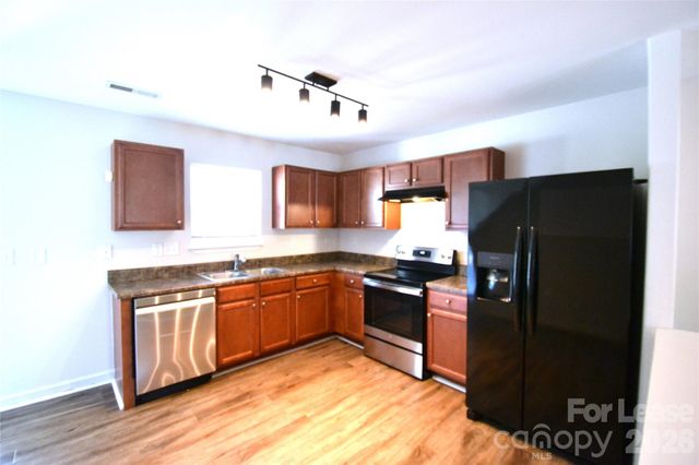 843 Plaza Walk Drive, Charlotte, NC 28215