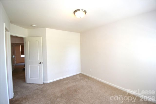 843 Plaza Walk Drive, Charlotte, NC 28215