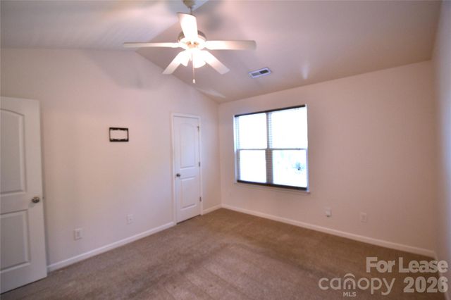 843 Plaza Walk Drive, Charlotte, NC 28215