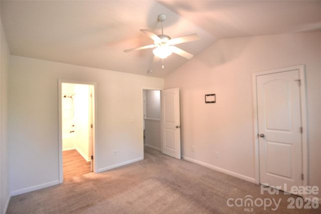 843 Plaza Walk Drive, Charlotte, NC 28215