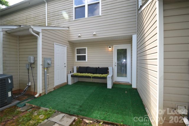 843 Plaza Walk Drive, Charlotte, NC 28215